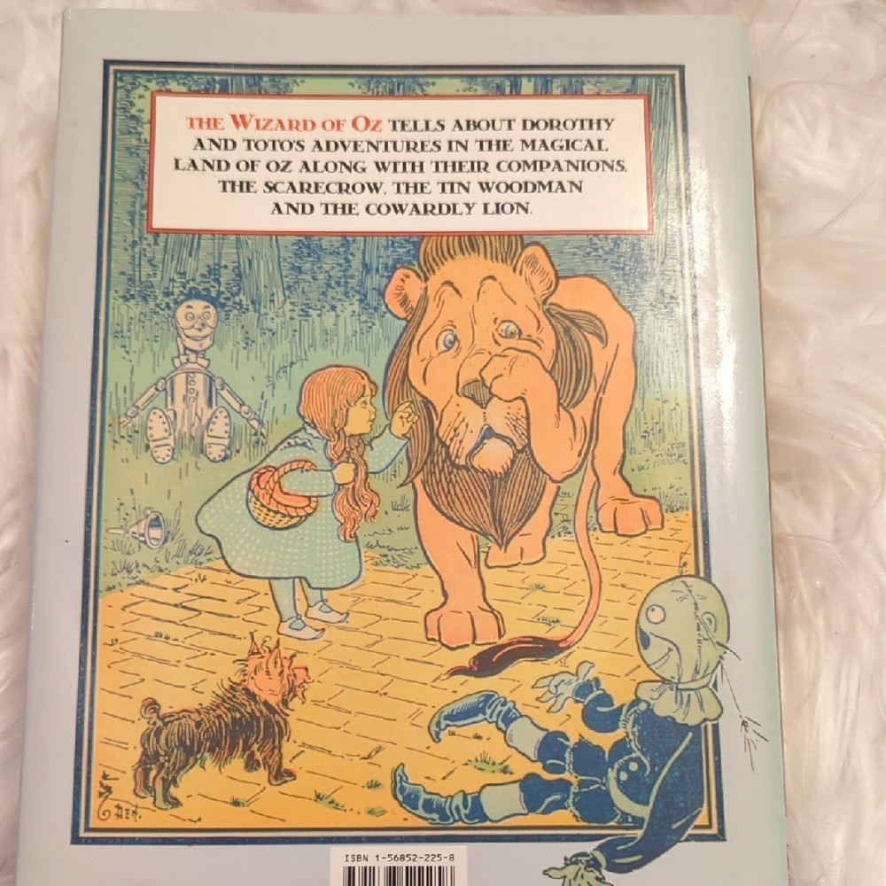 The Wizard of Oz Hardcover Book - Picture 2 of 4